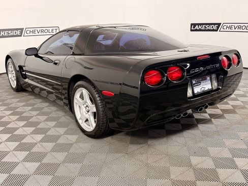 Used 1998 Chevrolet Corvette Coupe w/ Roof Pkg RWD image 4