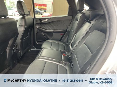 Used 2020 Ford Escape Titanium image 13