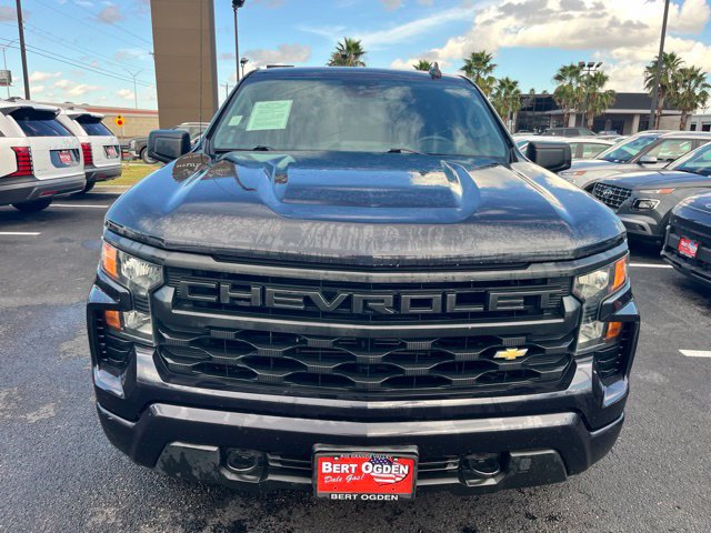 Used 2022 Chevrolet Silverado 1500 Custom RWD image 2