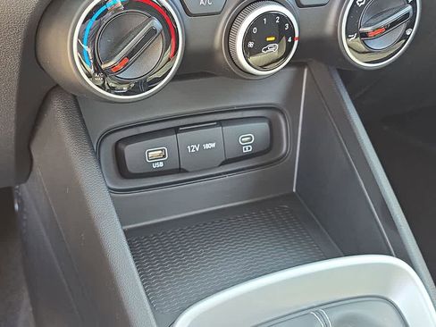 New 2026 Hyundai Venue SE FWD image 32