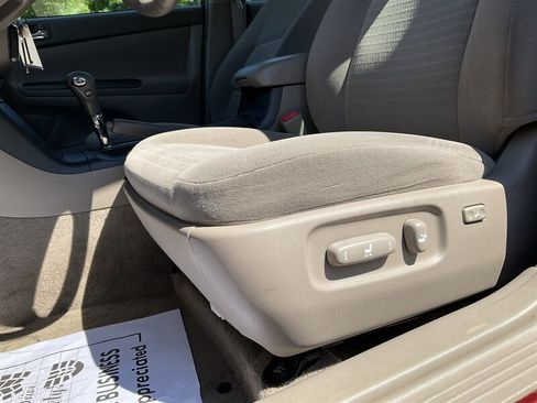 Used 2005 Toyota Camry FWD image 22