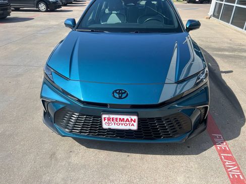 Used 2026 Toyota Camry SE w/ Multimedia Upgrade Package FWD image 3