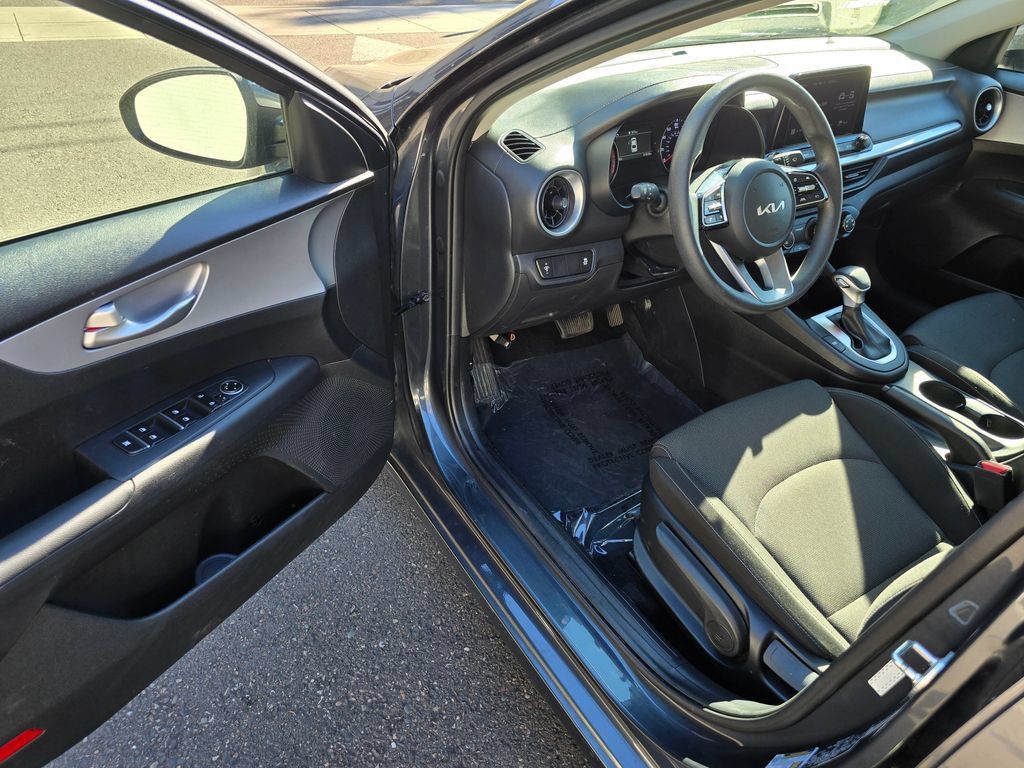 Used 2024 Kia Forte LXS FWD image 19