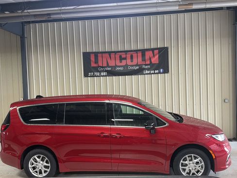 New 2026 Chrysler Pacifica Select FWD image 5