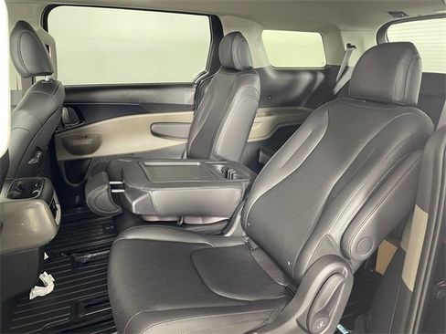 New 2026 Kia Carnival image 4
