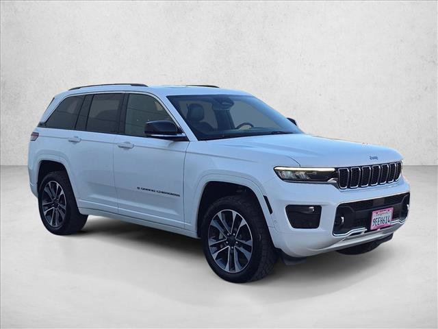 Used 2023 Jeep Grand Cherokee Overland AWD/4WD image 3