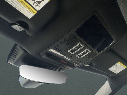 Used 2025 Jaguar F-PACE R-Dynamic S image 29