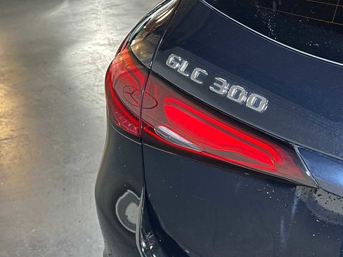 Used 2025 Mercedes-Benz GLC 300 4MATIC image 15