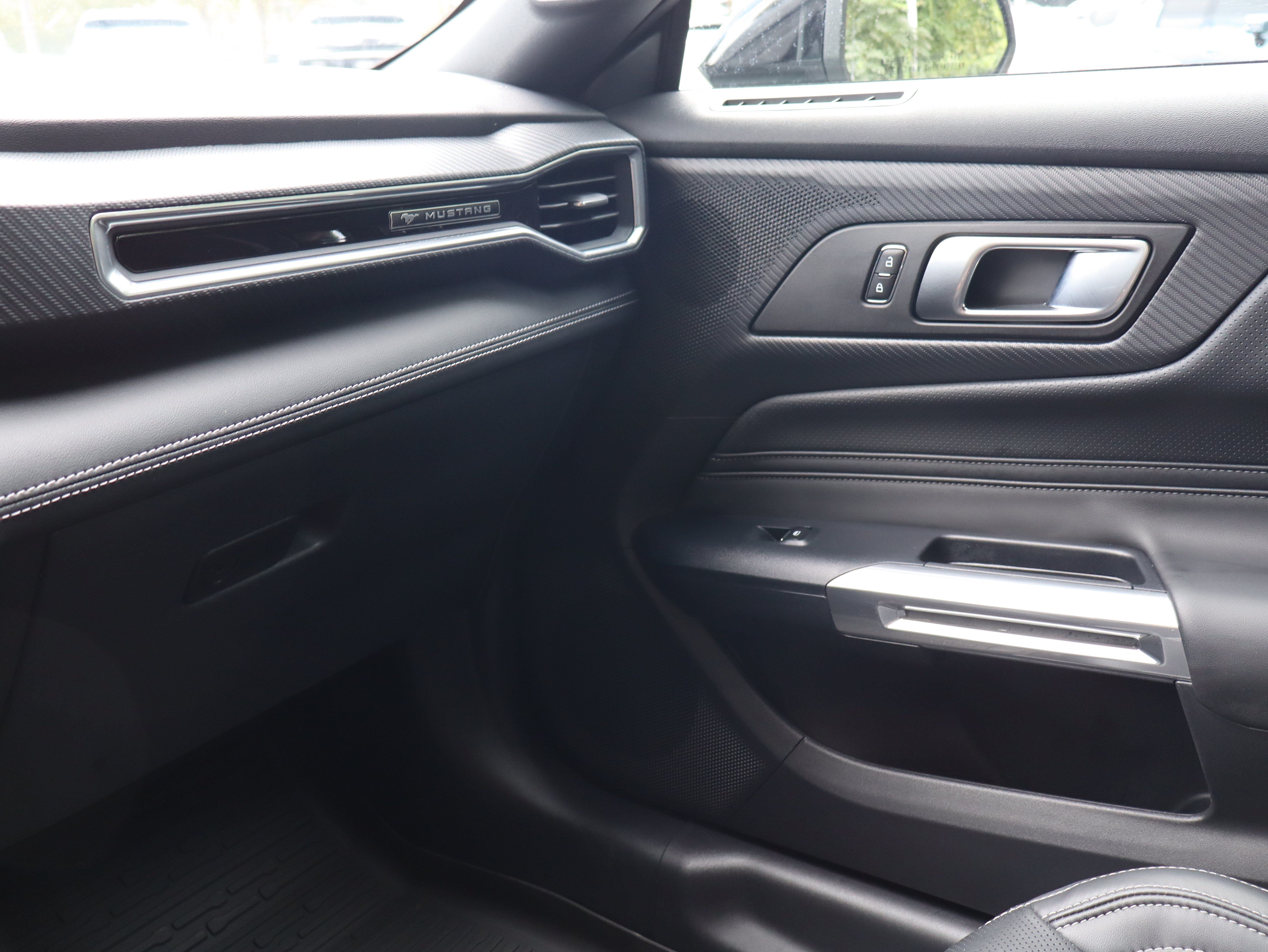 Used 2025 Ford Mustang GT Premium RWD image 43