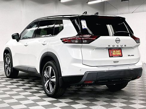 New 2025 Nissan Rogue SL w/ Tech Package image 3