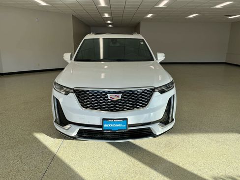 Used 2024 Cadillac XT6 Premium Luxury w/ LPO, Floor Liner Package image 4