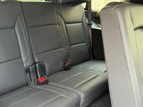 Used 2025 Chevrolet Tahoe LT RWD image 24