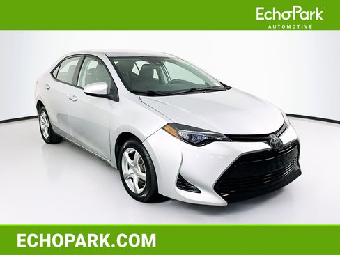 Used 2017 Toyota Corolla LE FWD image 1