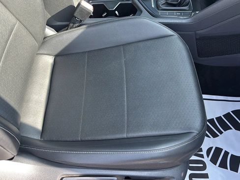 Used 2018 Volkswagen Tiguan SE w/ Panoramic Sunroof Package AWD/4WD image 42