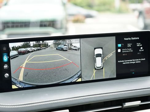 Used 2025 Genesis Electrified GV70 Advanced w/ Prestige Package image 29