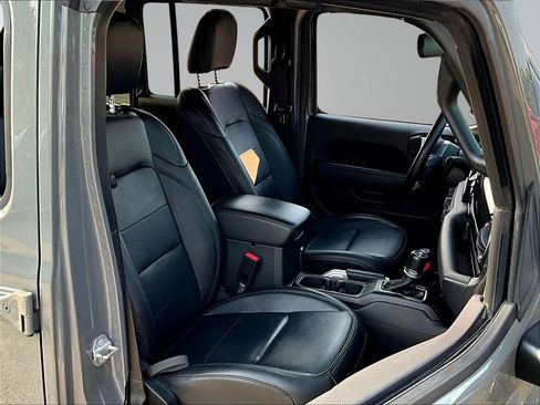 Used 2021 Jeep Wrangler Unlimited Sahara AWD/4WD image 28