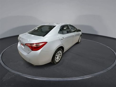 Used 2019 Toyota Corolla LE image 8