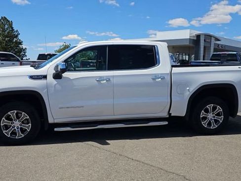 Used 2024 GMC Sierra 1500 SLT w/ SLT Convenience Package AWD/4WD image 5