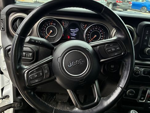 Used 2020 Jeep Wrangler Sport image 4