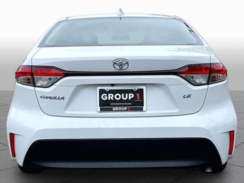Used 2024 Toyota Corolla LE FWD image 5