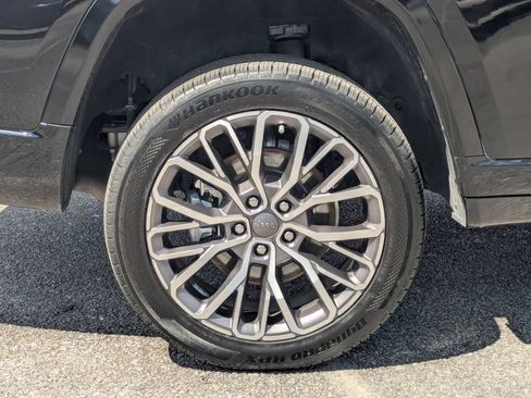 Used 2022 Jeep Grand Cherokee L Summit AWD/4WD image 9