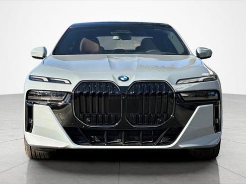 New 2026 BMW 740i xDrive image 8