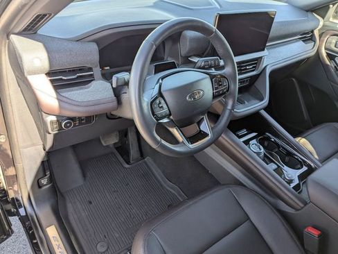 Used 2025 Ford Explorer Platinum w/ Ultimate Package image 10