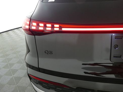 Certified 2025 Audi Q5 Premium w/ Convenience Package AWD/4WD image 31