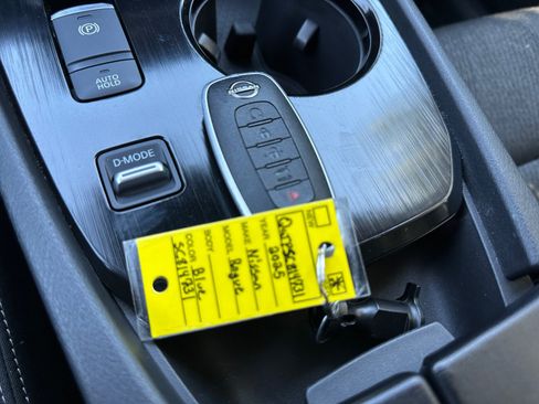 Used 2025 Nissan Rogue SV FWD image 38