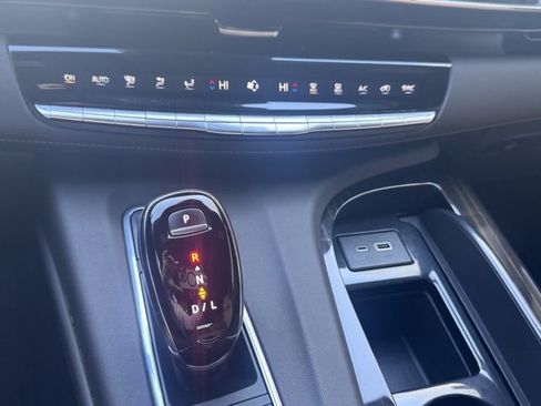 Used 2023 Cadillac Escalade Sport w/ LPO, ONYX Package image 28