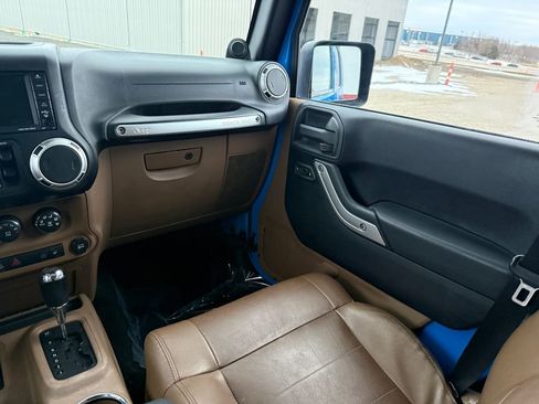 Used 2011 Jeep Wrangler Unlimited Sahara w/ Dual Top Group image 18