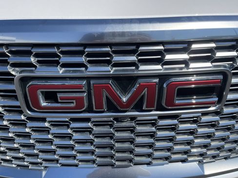 Used 2021 GMC Yukon Denali w/ Denali Ultimate Package AWD/4WD image 32
