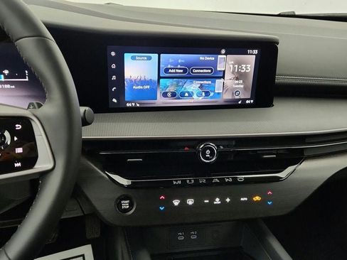 Used 2025 Nissan Murano SV AWD/4WD image 17