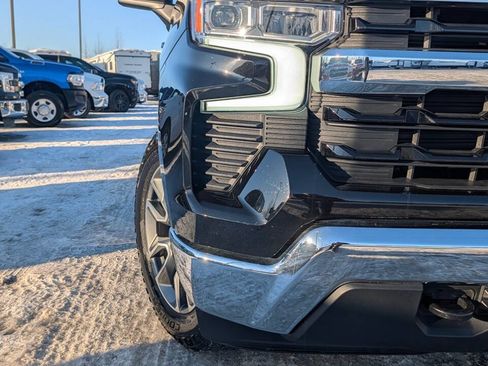 Used 2025 Chevrolet Silverado 1500 LT AWD/4WD image 6