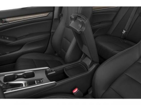 Used 2018 Honda Accord Touring image 16