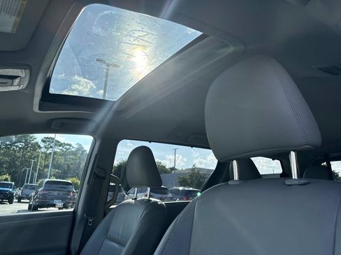 Used 2015 Toyota Sienna XLE AWD/4WD image 25