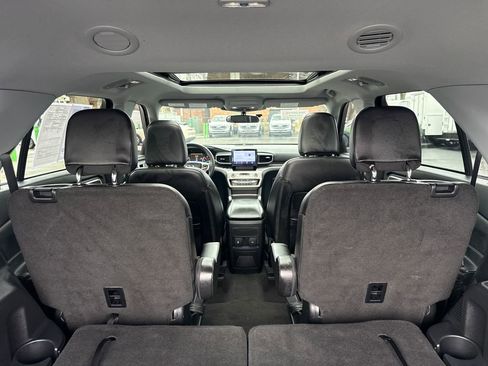 Used 2023 Ford Explorer XLT w/ Equipment Group 202A image 12
