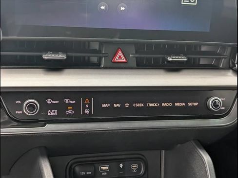 Used 2024 Kia Sportage EX FWD image 14