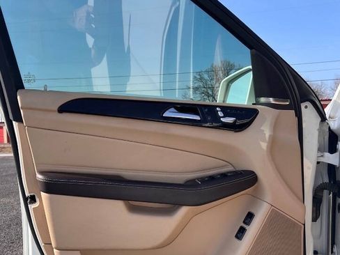 Used 2017 Mercedes-Benz GLS 450 4MATIC image 12