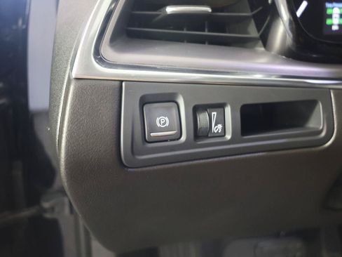 Used 2019 Cadillac XT5 Premium Luxury FWD image 22