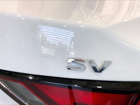 Used 2024 Nissan Sentra SV FWD image 22