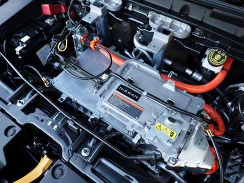 New 2026 Nissan Leaf Platinum+ image 9