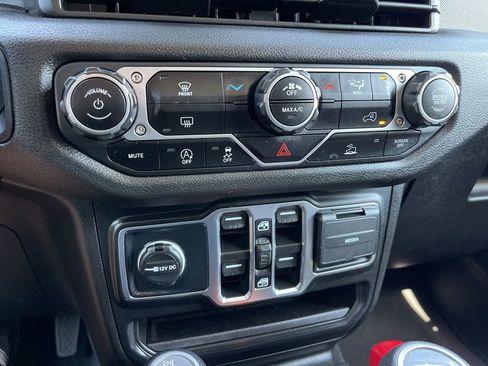Certified 2025 Jeep Wrangler Unlimited Sport AWD/4WD image 13