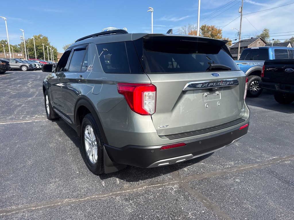 Used 2020 Ford Explorer XLT w/ Equipment Group 202A AWD/4WD image 9