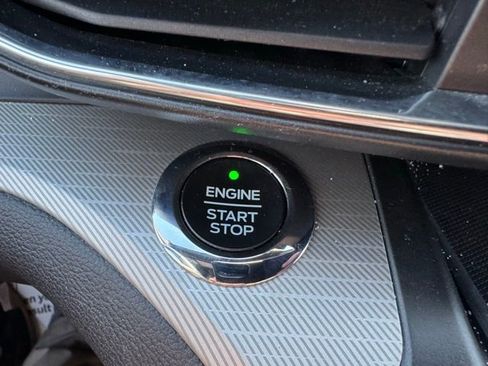 Used 2020 Ford Explorer XLT w/ Equipment Group 202A image 29