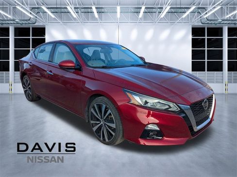 Used 2022 Nissan Altima 2.5 Platinum image 1
