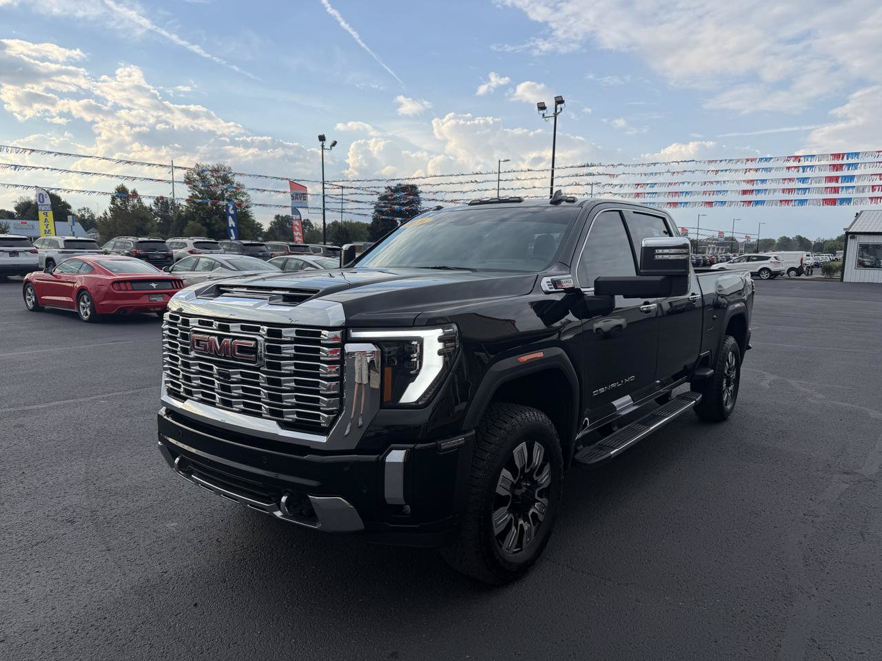 Used 2026 GMC Sierra 2500 Denali w/ Denali Reserve Package AWD/4WD image 11