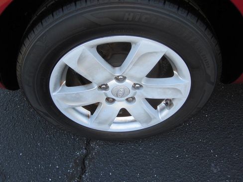 Used 2008 Kia Rondo LX w/ Convenience Pkg image 16