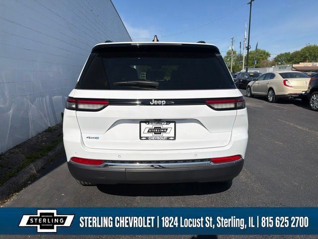 Used 2024 Jeep Grand Cherokee Limited 4xe AWD/4WD image 4