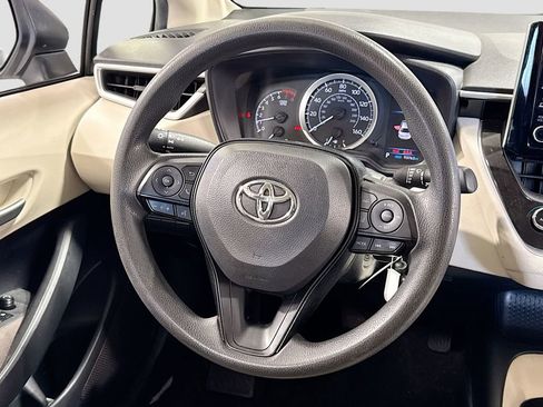 Used 2020 Toyota Corolla LE image 16